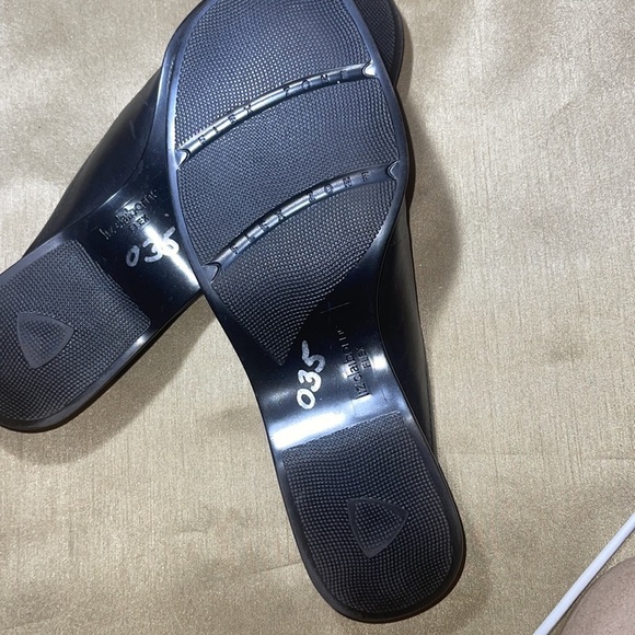 Liz Claiborne Flex “Trisket” Leather Mules Slide, Slip On Flat Shoes Size 6.5 - Picture 6 of 8